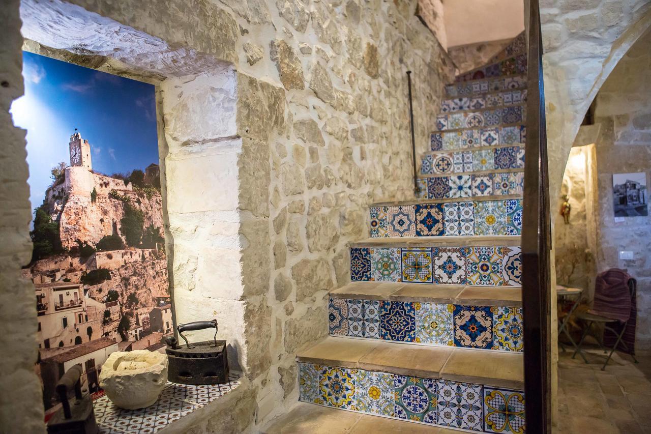 Case-Grotte Degli Avi, Esperienza Abitativa In Grotta Modica Kültér fotó