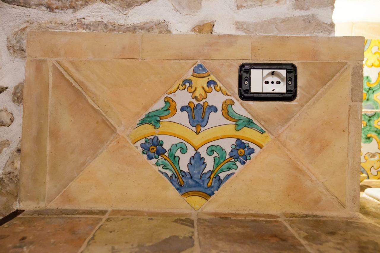 Case-Grotte Degli Avi, Esperienza Abitativa In Grotta Modica Kültér fotó