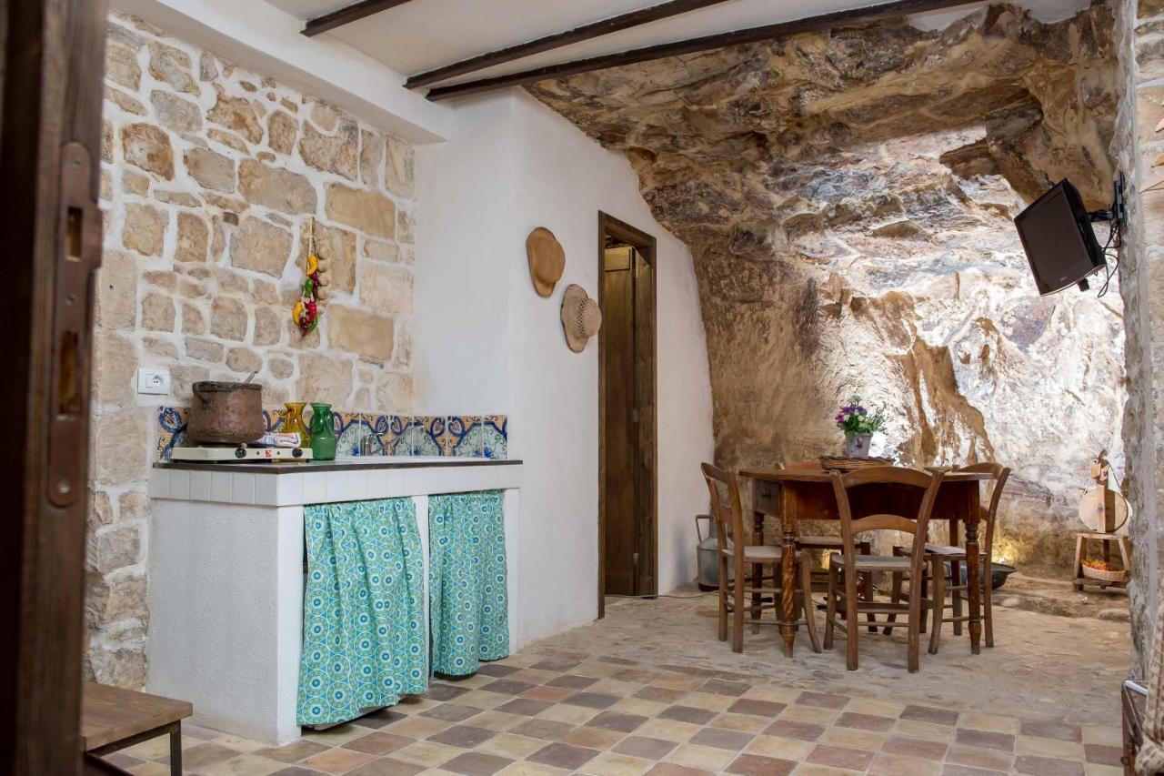Case-Grotte Degli Avi, Esperienza Abitativa In Grotta Modica Kültér fotó
