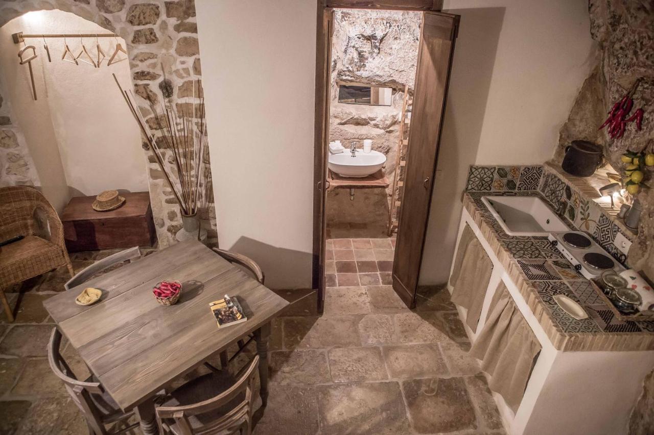 Case-Grotte Degli Avi, Esperienza Abitativa In Grotta Modica Kültér fotó