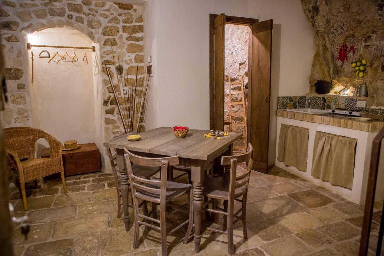 Case-Grotte Degli Avi, Esperienza Abitativa In Grotta Modica Kültér fotó